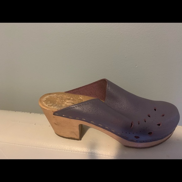 Clogs - Picture 3 of 4